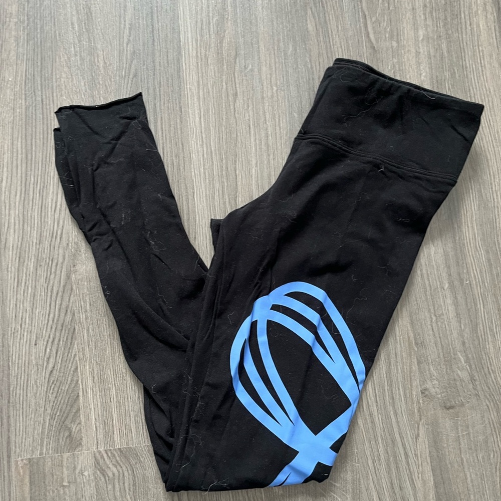 TNA leggings